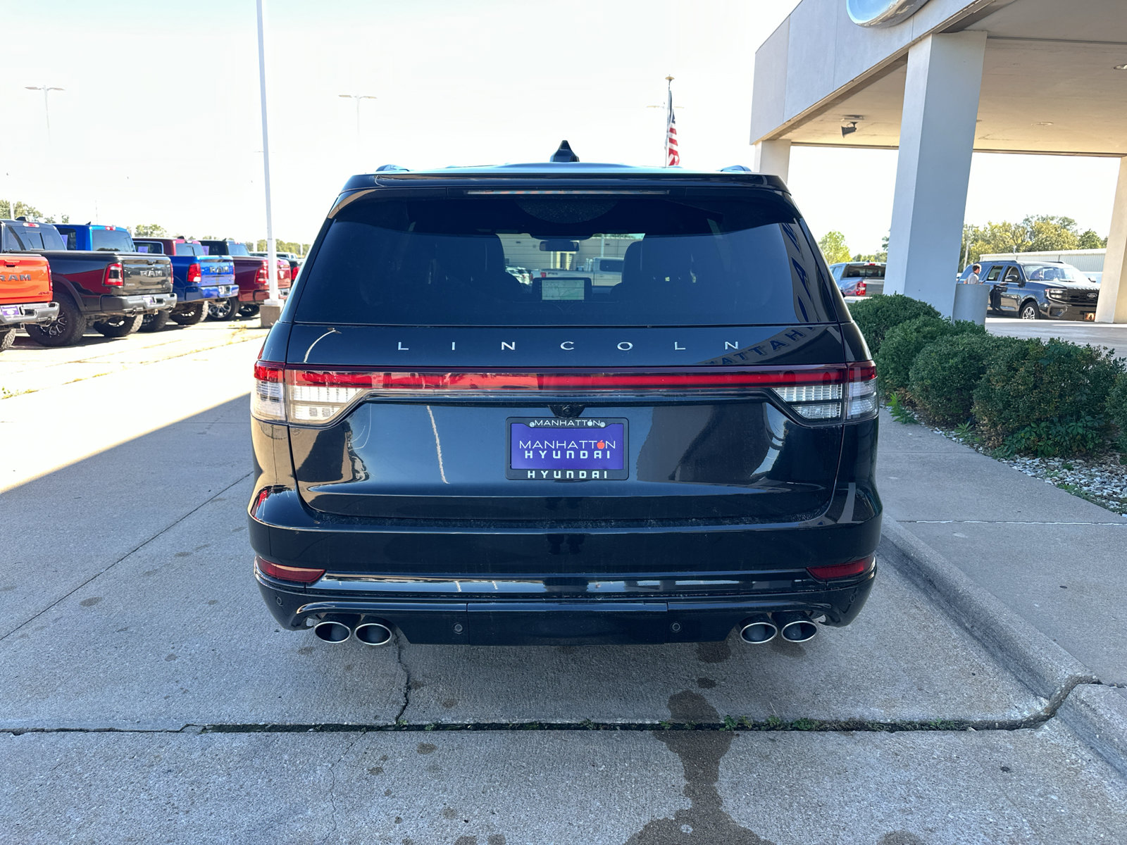 Used 2025 Lincoln Aviator Reserve w/ Jet Appearance Package AWD/4WD image 14