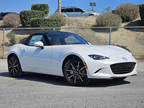 New 2025 MAZDA MX-5 Miata Grand Touring image 3