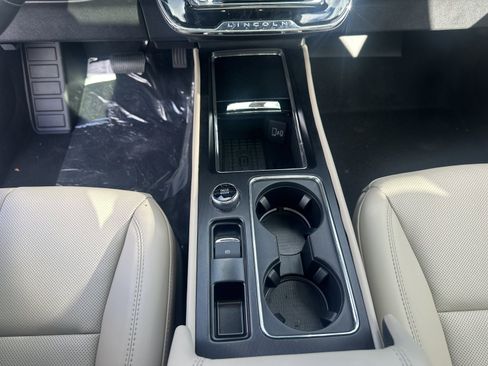 New 2026 Lincoln Corsair Premiere image 12