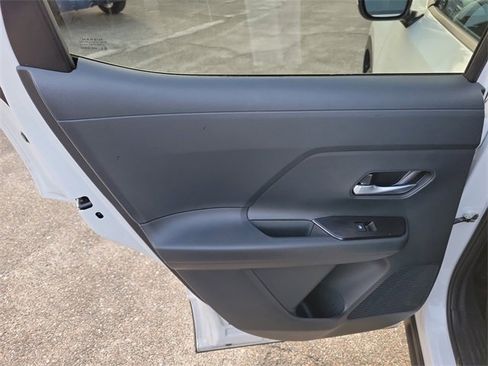 Used 2025 Nissan Kicks SV w/ Interior Electronics Package image 29