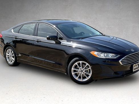 Used 2020 Ford Fusion SE FWD image 20