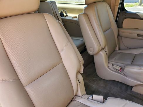 Used 2012 Chevrolet Suburban LTZ RWD image 39