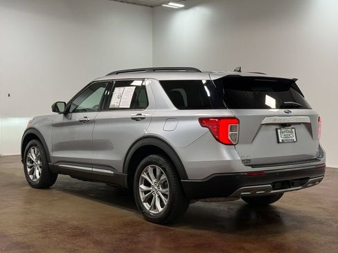 Used 2023 Ford Explorer XLT w/ Equipment Group 202A AWD/4WD image 26
