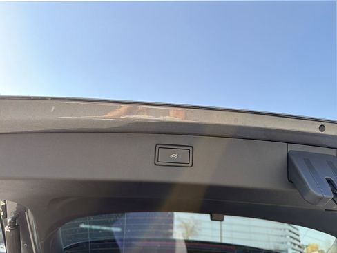 New 2026 Volkswagen Tiguan SE R-Line image 16