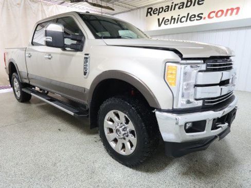 Used 2017 Ford F250 Lariat w/ Chrome Package AWD/4WD image 5