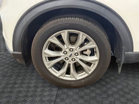 Used 2020 Ford Explorer XLT w/ Equipment Group 202A AWD/4WD image 14