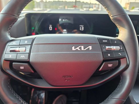 Certified 2026 Kia Sportage EX AWD/4WD image 18