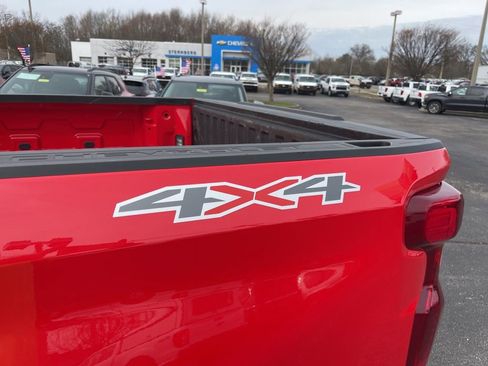 Used 2024 Chevrolet Silverado 1500 LT AWD/4WD image 13