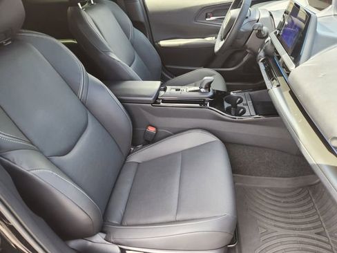Used 2025 Toyota Prius FWD image 12