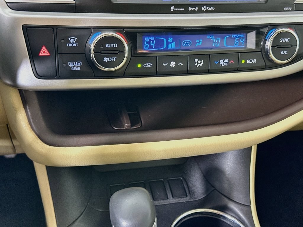 Used 2017 Toyota Highlander XLE FWD image 15