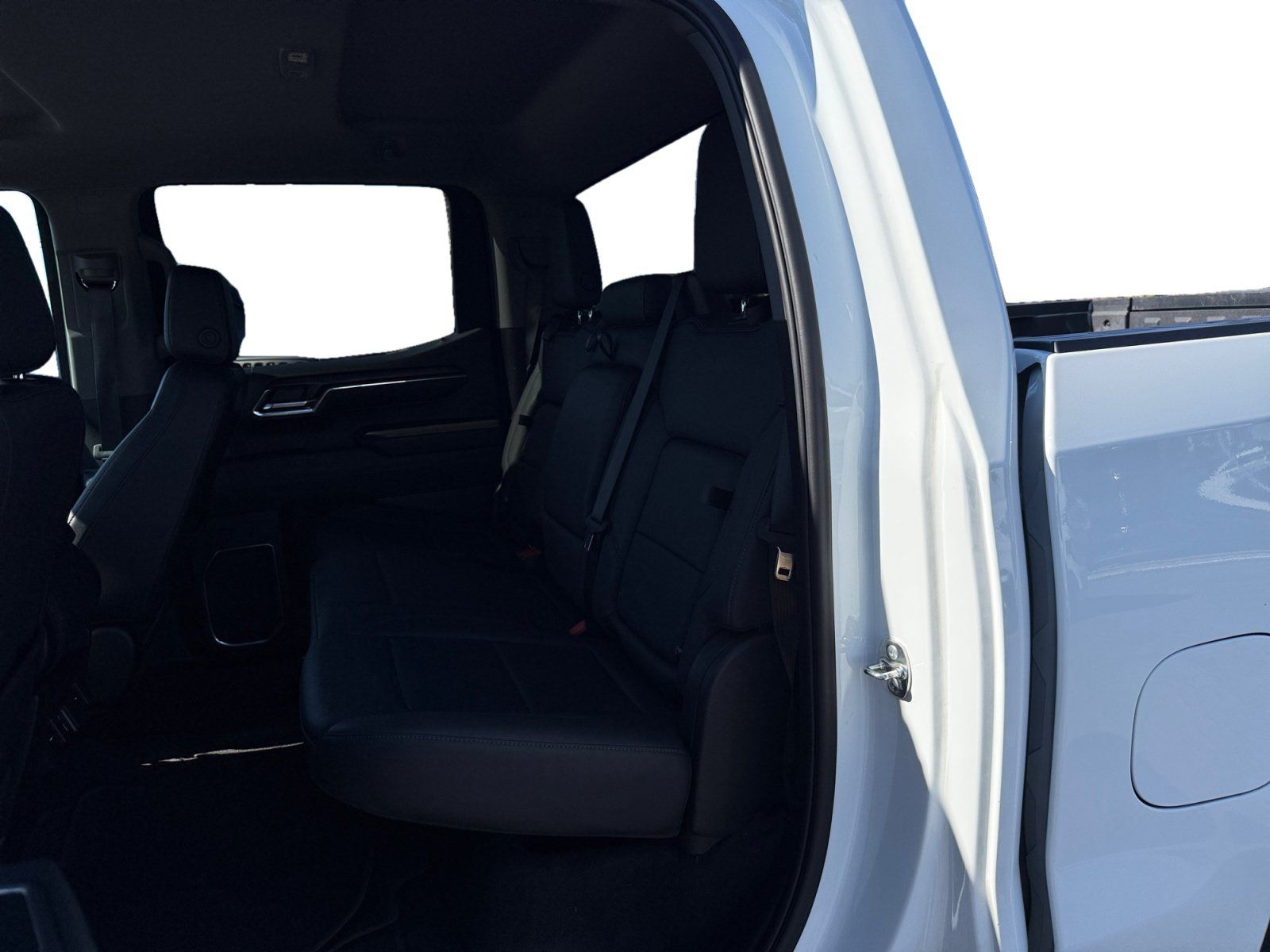 Used 2025 GMC Sierra 1500 SLT RWD image 16