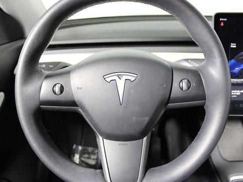 Used 2021 Tesla Model Y Long Range image 12