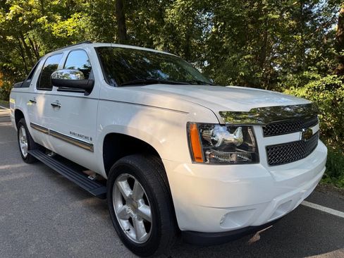 Used 2008 Chevrolet Avalanche LTZ w/ LTZ Preferred Equipment Group image 7