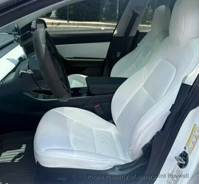 Used 2020 Tesla Model 3 Standard Range Plus RWD image 2