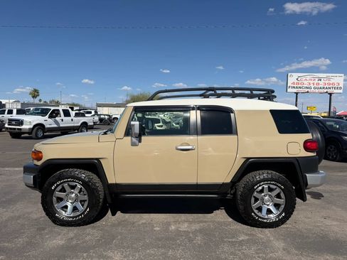 Used 2014 Toyota FJ Cruiser 4WD w/ Upgrade Package image 3