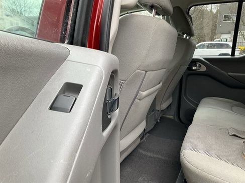 Used 2018 Nissan Frontier SV w/ Value Truck Package image 13