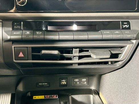 Used 2025 Toyota Camry LE FWD image 27