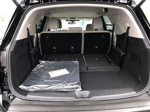 New 2025 Nissan Pathfinder SV image 17