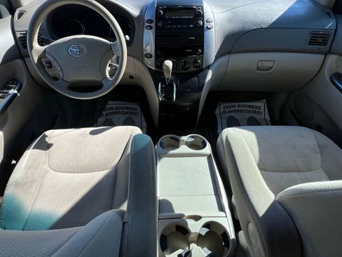 Used 2009 Toyota Sienna LE image 15