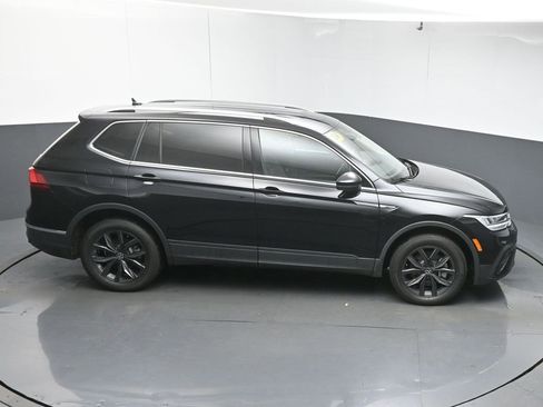 Used 2024 Volkswagen Tiguan SE image 50
