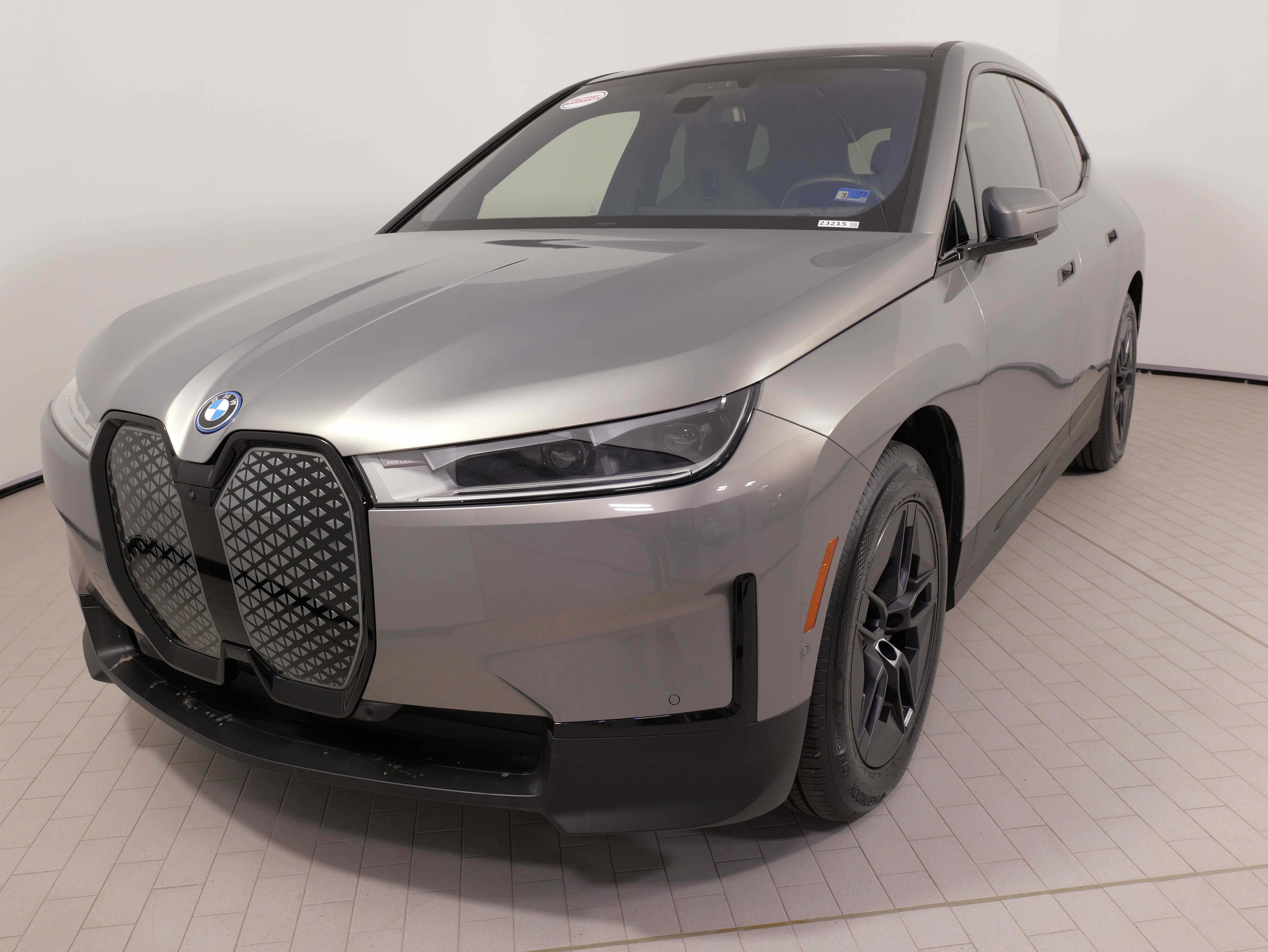 Used 2024 BMW iX xDrive50 AWD/4WD image 5