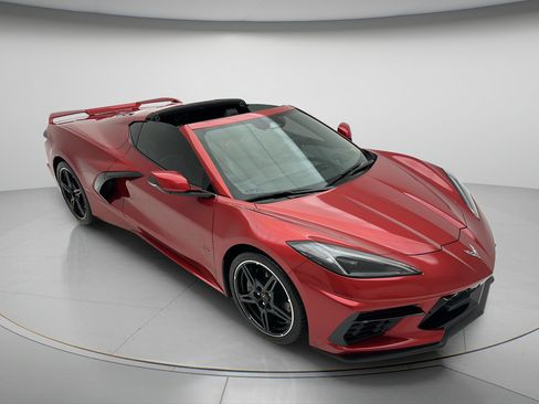 Used 2024 Chevrolet Corvette Stingray Preferred Cpe w/ Z51 Performance Package RWD image 9
