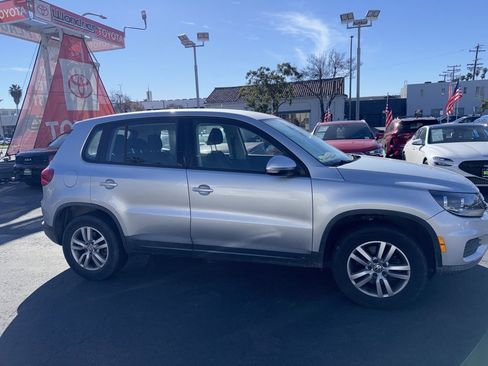 Used 2013 Volkswagen Tiguan S image 4