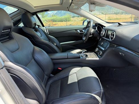 Certified 2018 Mercedes-Benz SL 550 image 19