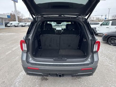 Used 2025 Ford Explorer ST-Line w/ Premium Package image 34