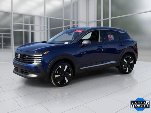 Certified 2025 Nissan Kicks SR image 3