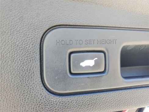 Used 2023 Acura MDX A-Spec image 9