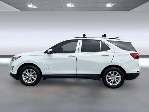 Used 2018 Chevrolet Equinox LT w/ Sun & Infotainment Package FWD image 2