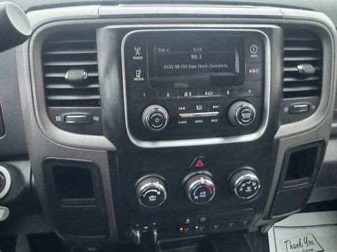 Used 2015 RAM 2500 Tradesman w/ Chrome Appearance Group AWD/4WD image 17