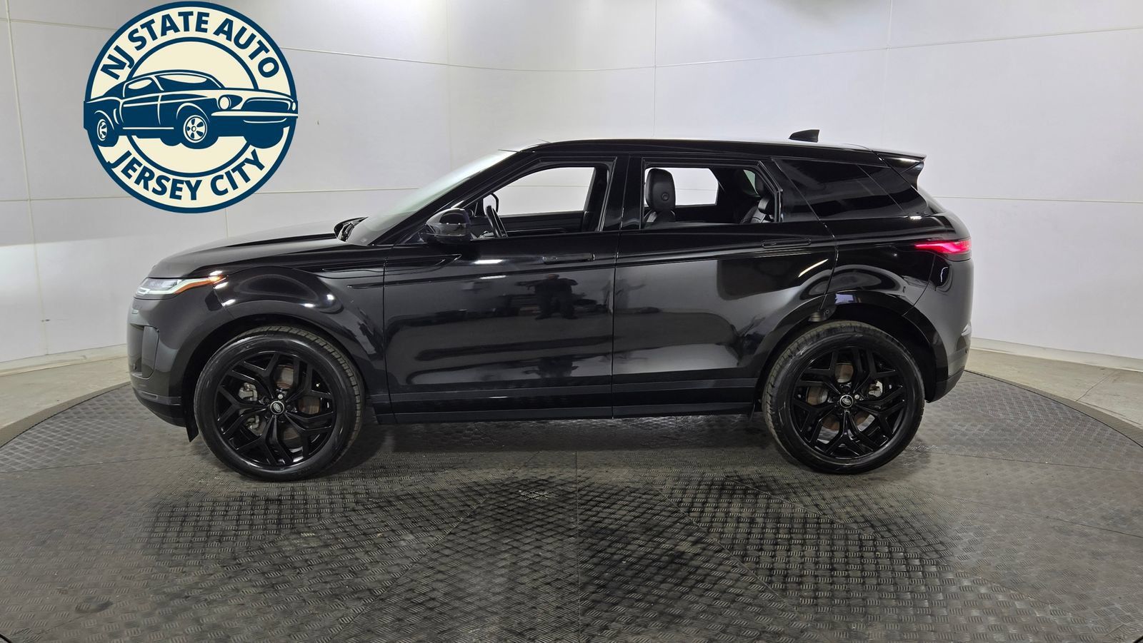 Used 2022 Land Rover Range Rover Evoque SE AWD/4WD image 4