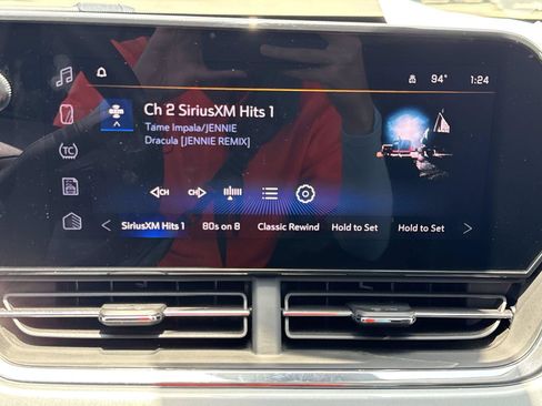 Used 2025 Chevrolet Trax LT w/ LT Convenience Package FWD image 12