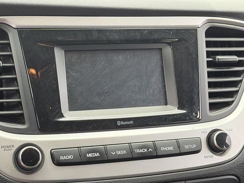 Used 2022 Hyundai Accent SE FWD image 25