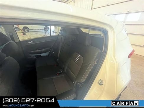 Used 2020 Kia Sportage LX w/ LX Popular Package image 11