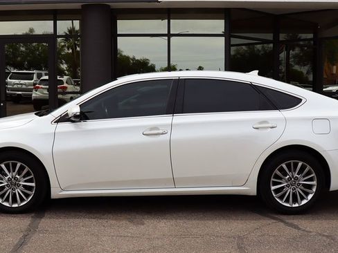 Used 2017 Toyota Avalon Limited w/ All Weather Liner Package FWD image 8