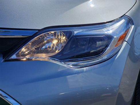 Used 2017 Toyota Avalon XLE image 34