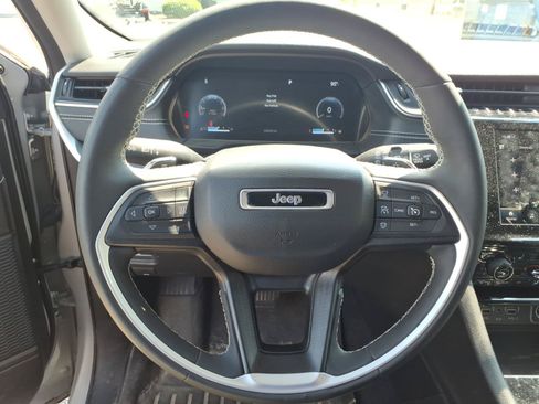 Used 2023 Jeep Grand Cherokee L Laredo w/ Luxury Tech Group I AWD/4WD image 19