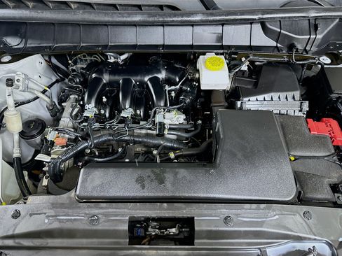 Used 2025 Nissan Pathfinder SV FWD image 34