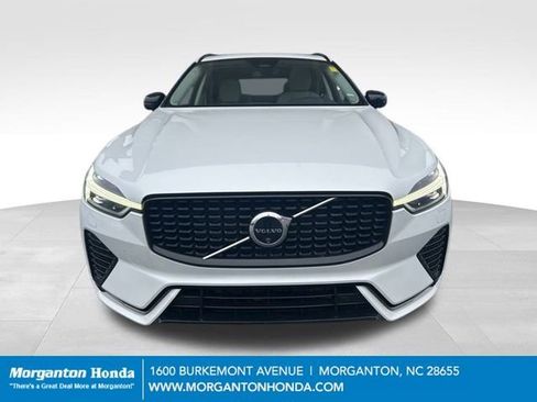 Used 2024 Volvo XC60 B5 Plus image 2