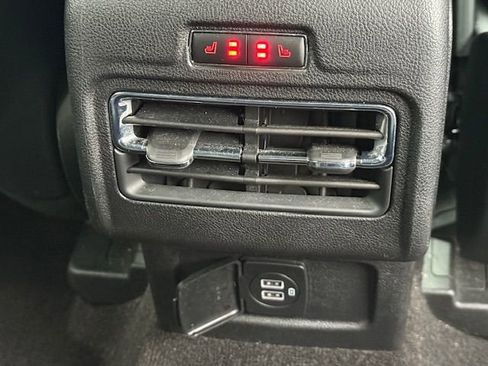 Used 2022 Lincoln Corsair AWD w/ Premium Package image 16