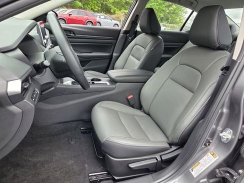 Certified 2025 Nissan Altima 2.5 S FWD image 9