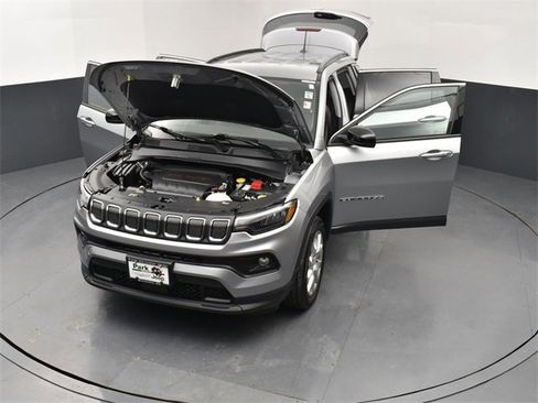 Used 2022 Jeep Compass Latitude image 26