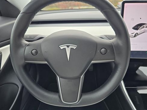 Used 2020 Tesla Model 3 Standard Range Plus image 25