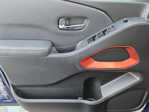 Used 2022 Nissan Frontier PRO-4X w/ Technology Package image 17