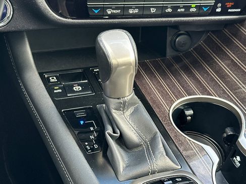 Used 2017 Lexus RX 450h AWD image 28