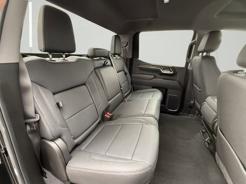 Certified 2025 GMC Sierra 1500 SLT image 10