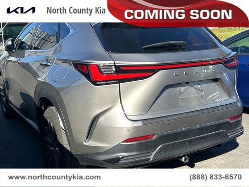 Used 2024 Lexus NX 250 FWD w/ Premium Package image 4